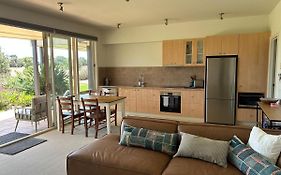 13Th Beach 2-Bedroom Golf Apartment